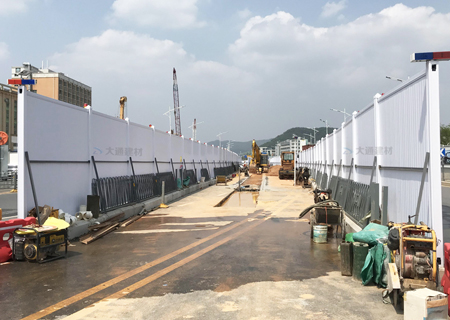 施工PVC圍擋-深圳市市政道路改造工程-PVC圍擋-深圳市大通建材有限公司鋼圍擋生產定制廠家